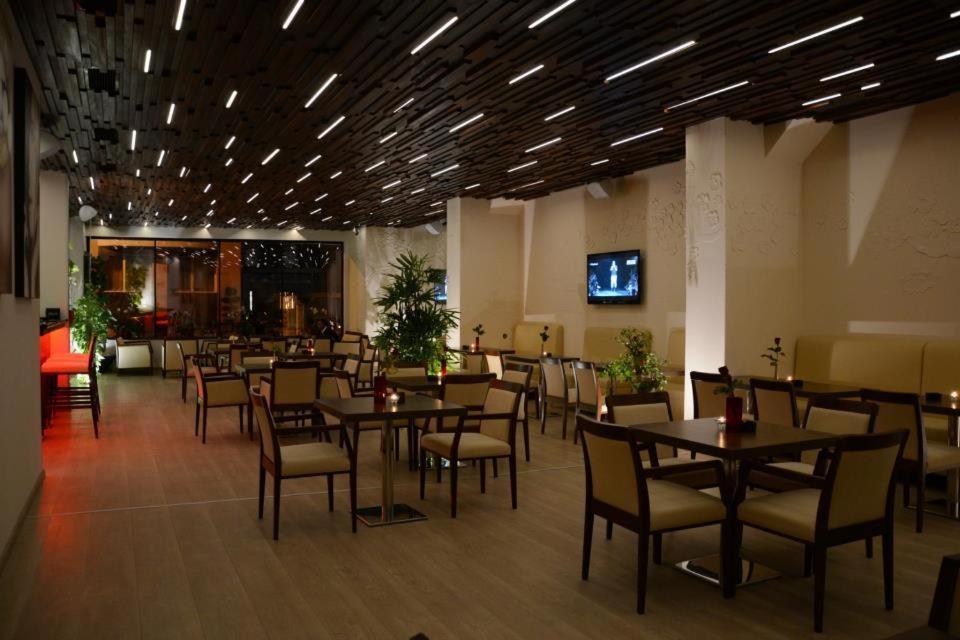 Zenti Plaza Hotel Drobeta Turnu Severin Luaran gambar
